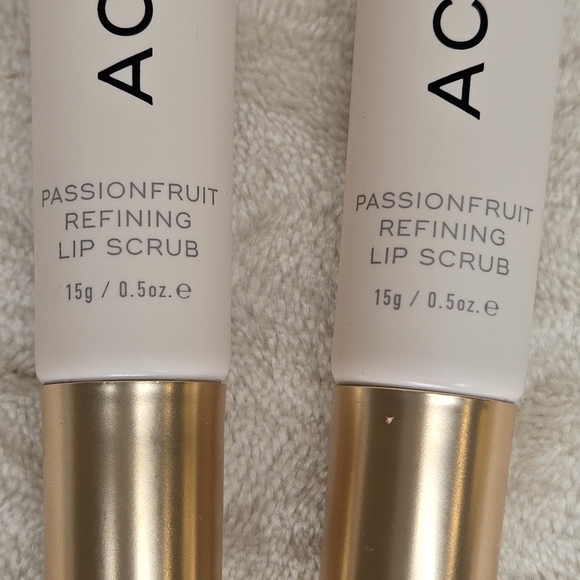 Aceology Passionfruit Refining Lip Scrub - Picture 2 of 5